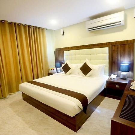 Golden Crown Hotel Alseeb Muscat エクステリア 写真