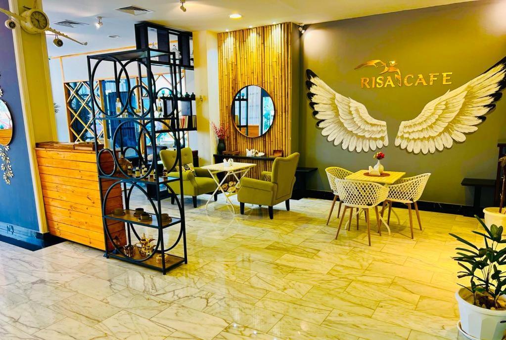 Golden Crown Hotel Alseeb Muscat エクステリア 写真